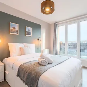 Centre - Beautiful Bright&equipped Parking ! Lille