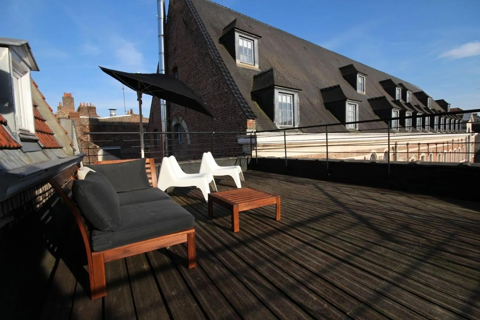 2 Bedroom Apartment In The Heart Of The Old Town Lille France